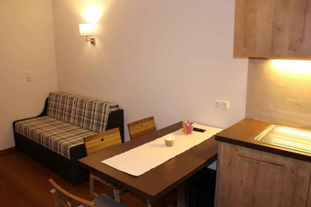 Ferienwohnungen Falch Simone Sankt Anton am Arlberg Habitación foto